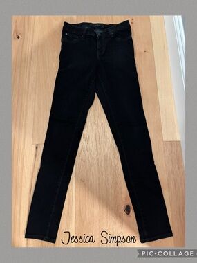 Jessica Simpson Women's Black Skinny Jeans (kiss me jeggings) 29R